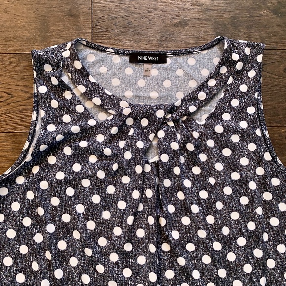 Nine West Sleeveless Top, M, EUC, Blue with White polka dots - Picture 6 of 8